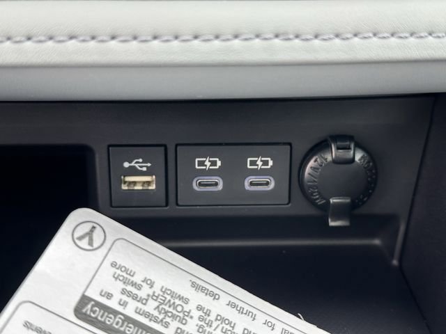 New 2026 Toyota Highlander Limited image 16