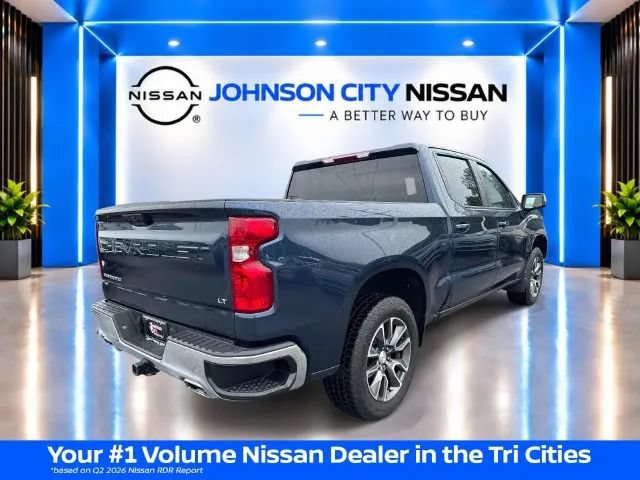 Used 2022 Chevrolet Silverado 1500 LT AWD/4WD image 4