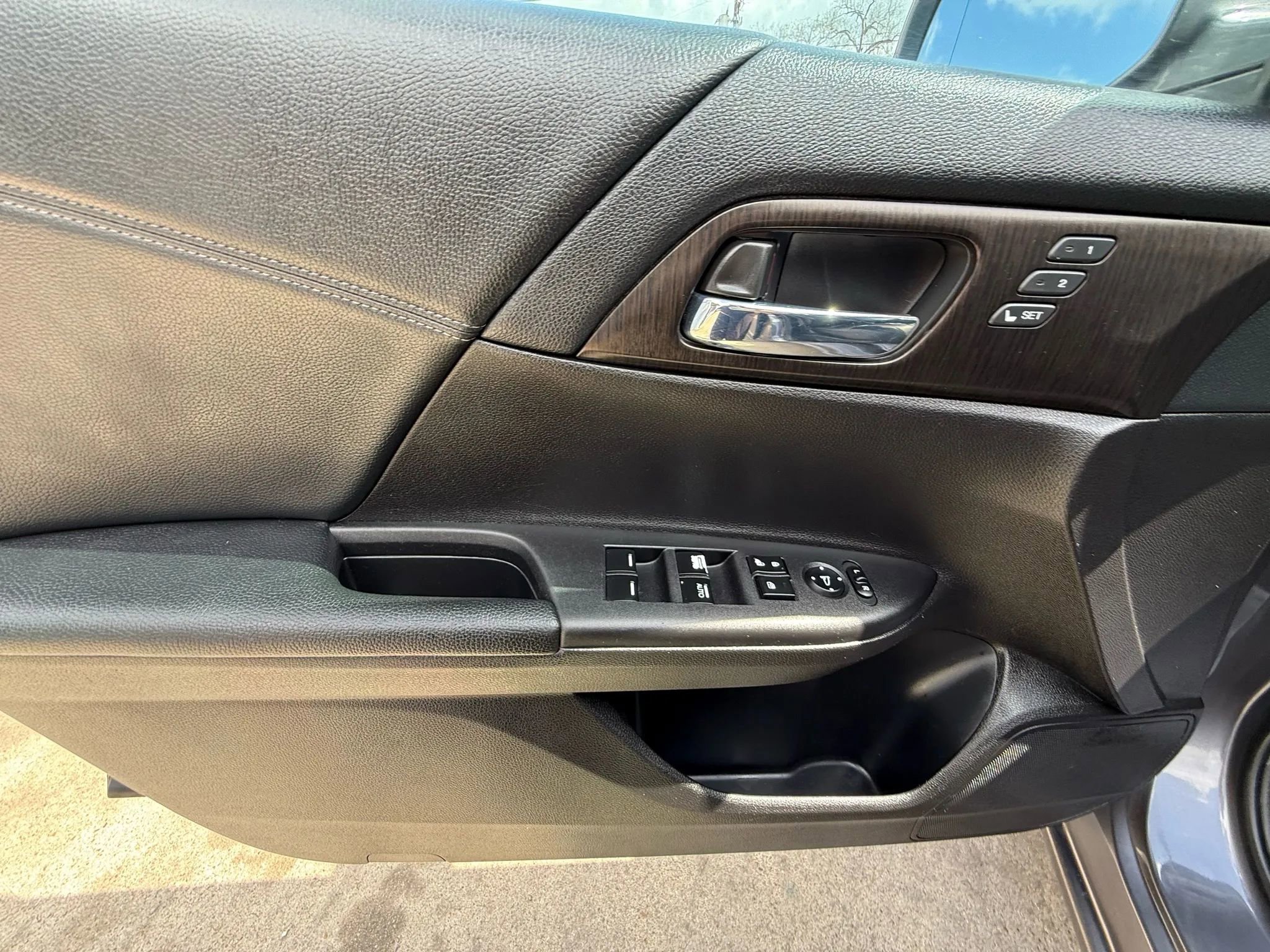 Used 2015 Honda Accord EX-L image 21