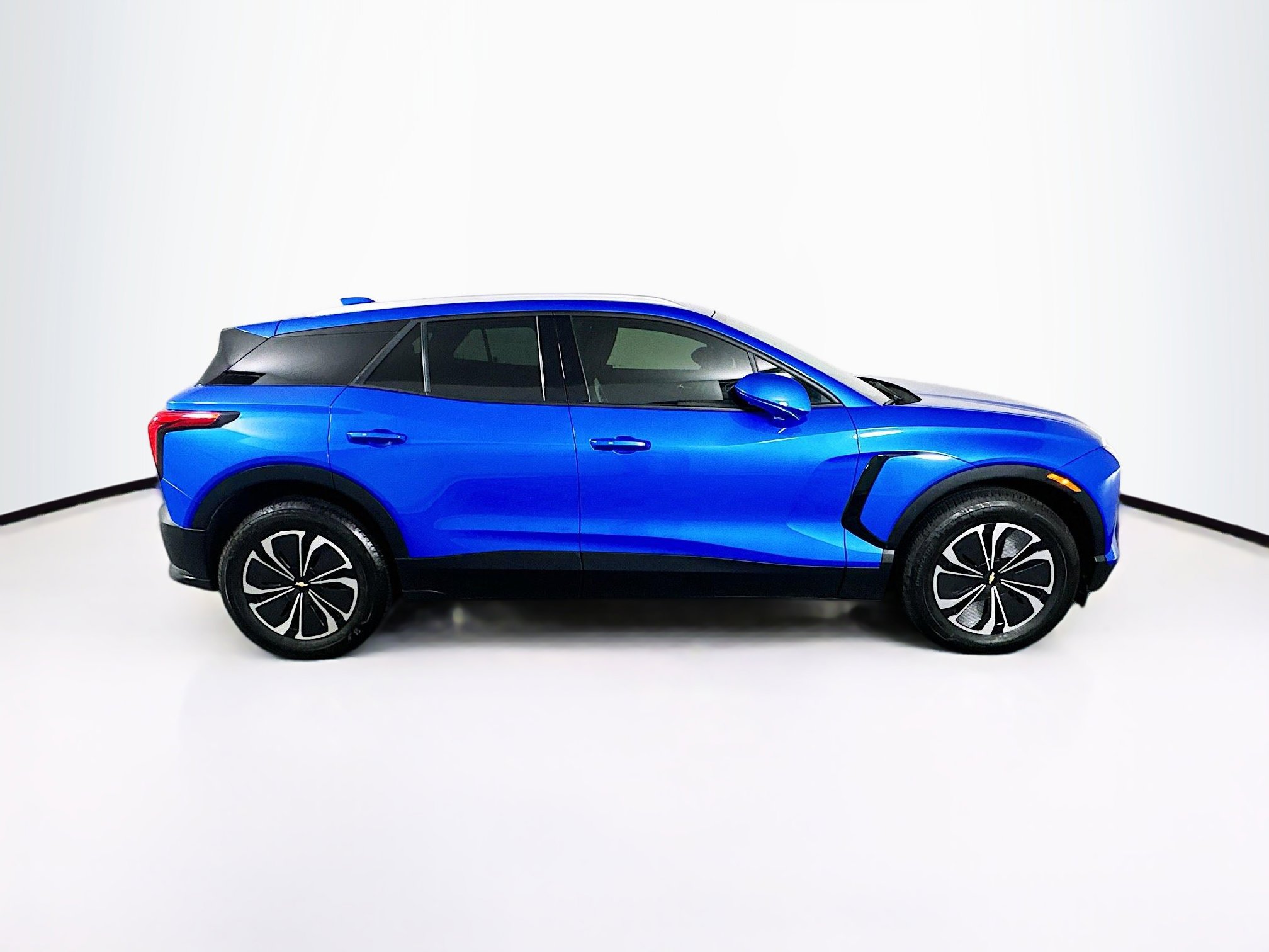 Used 2024 Chevrolet Blazer EV LT AWD/4WD image 10