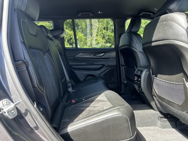 Used 2024 Jeep Grand Cherokee Altitude AWD/4WD image 16