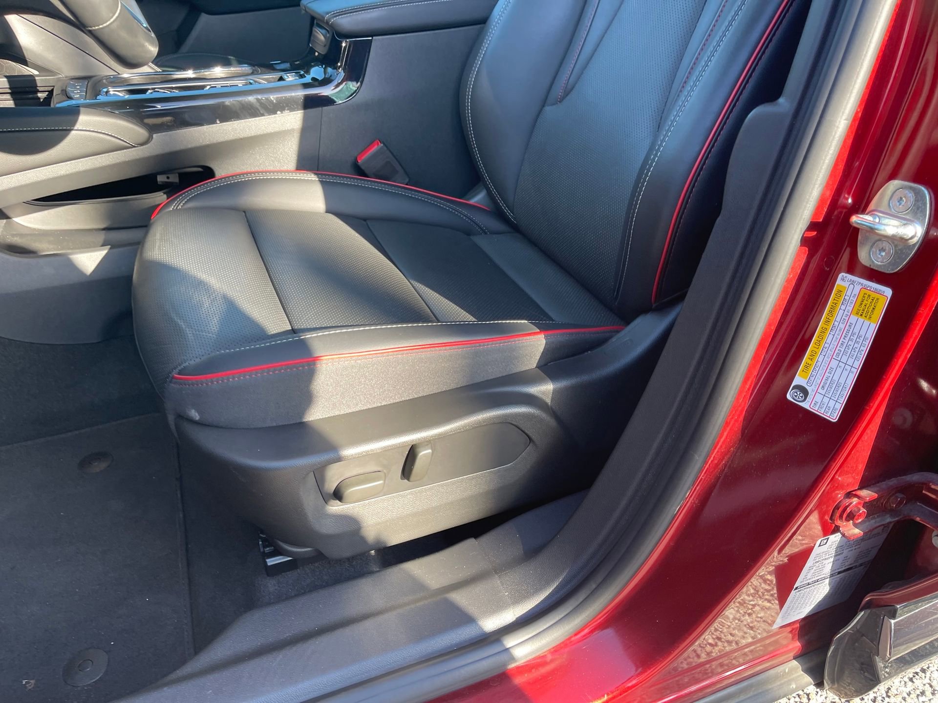 Used 2023 Buick Envision Essence w/ Sport Touring Package image 18