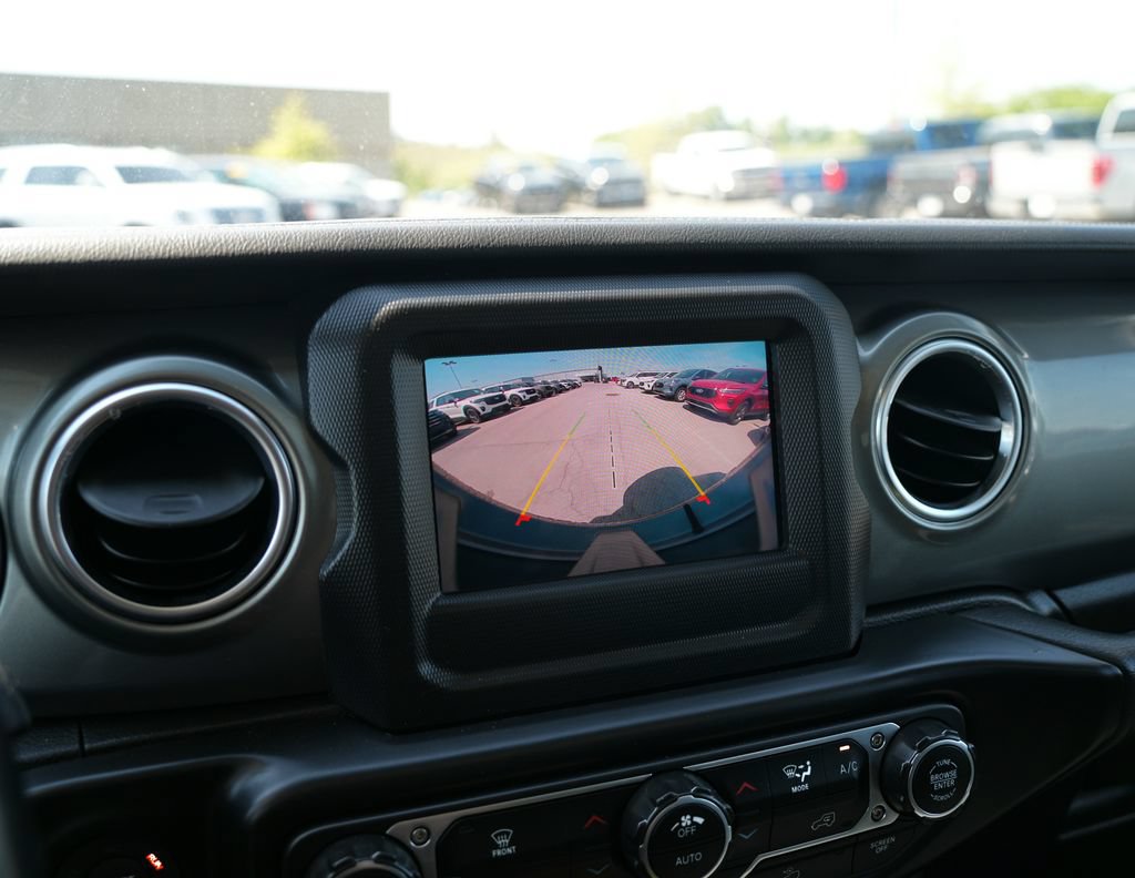 Used 2021 Jeep Wrangler Unlimited Sahara AWD/4WD image 14