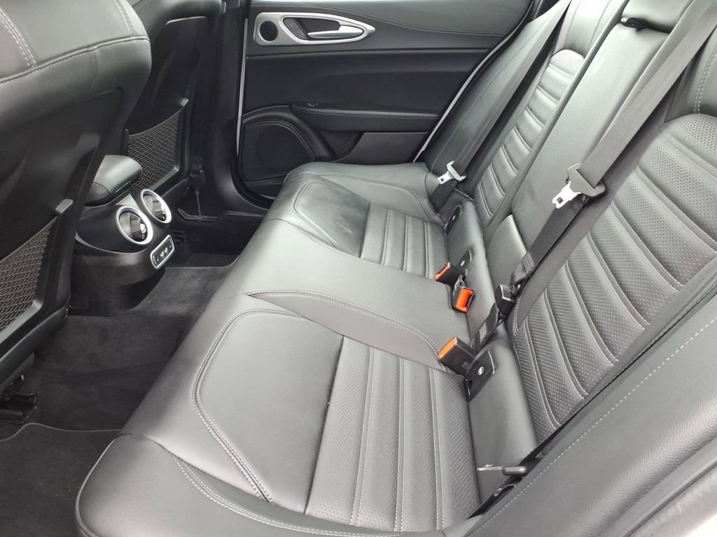 Used 2024 Alfa Romeo Giulia Veloce image 16