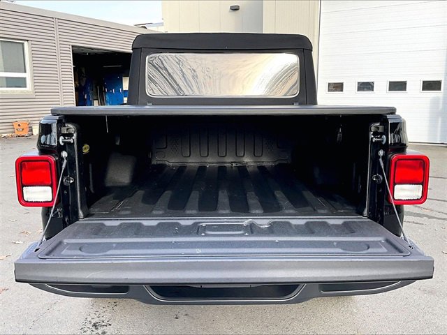 Used 2023 Jeep Gladiator Sport image 29