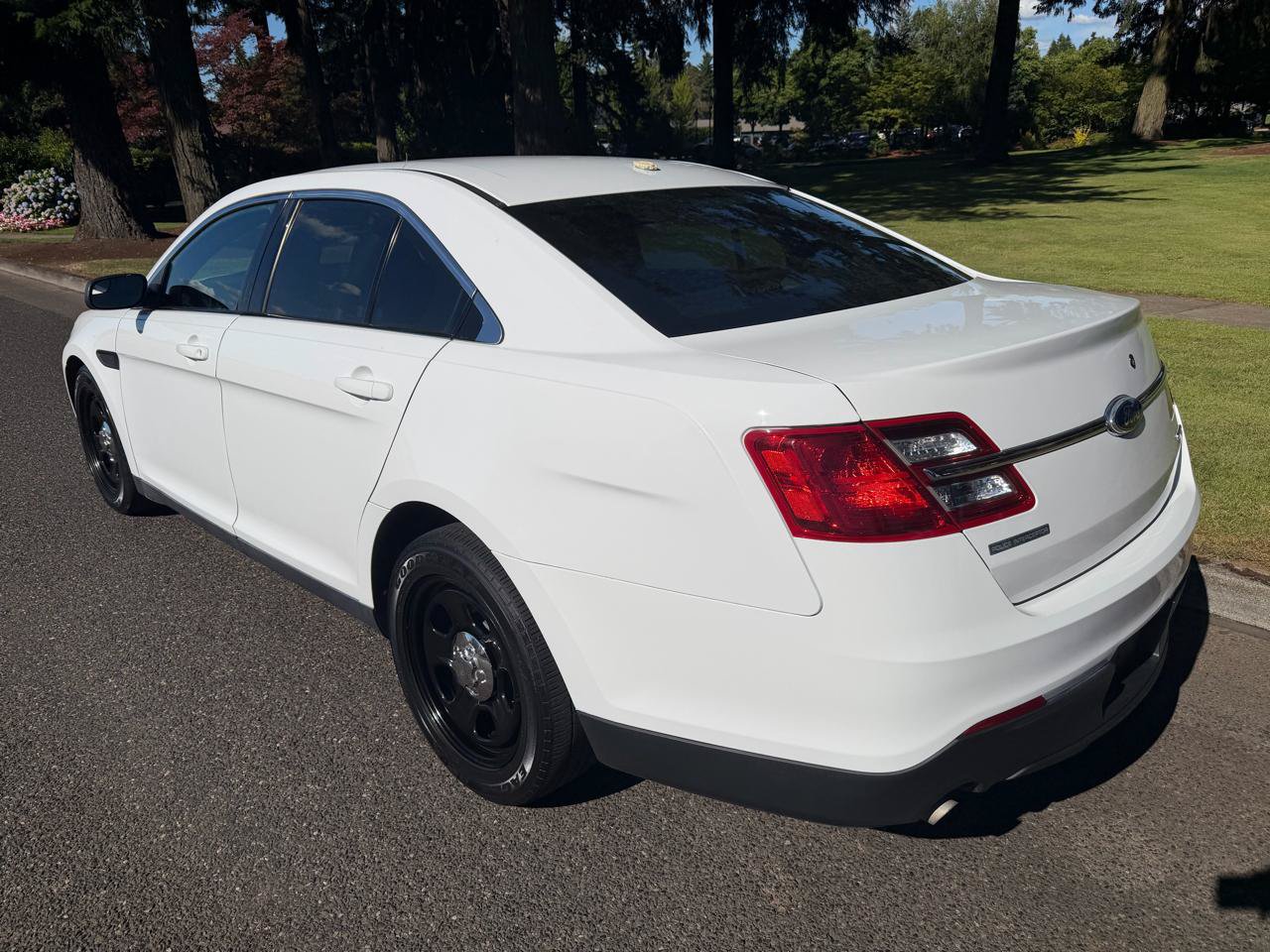 Used 2015 Ford Taurus Police Interceptor AWD image 3
