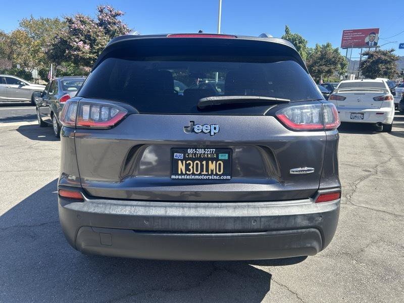 Used 2019 Jeep Cherokee Latitude Plus FWD image 4