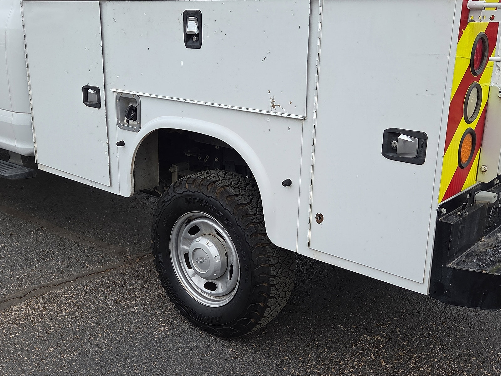 Used 2017 Ford F250 XL w/ Power Equipment Group AWD/4WD image 10