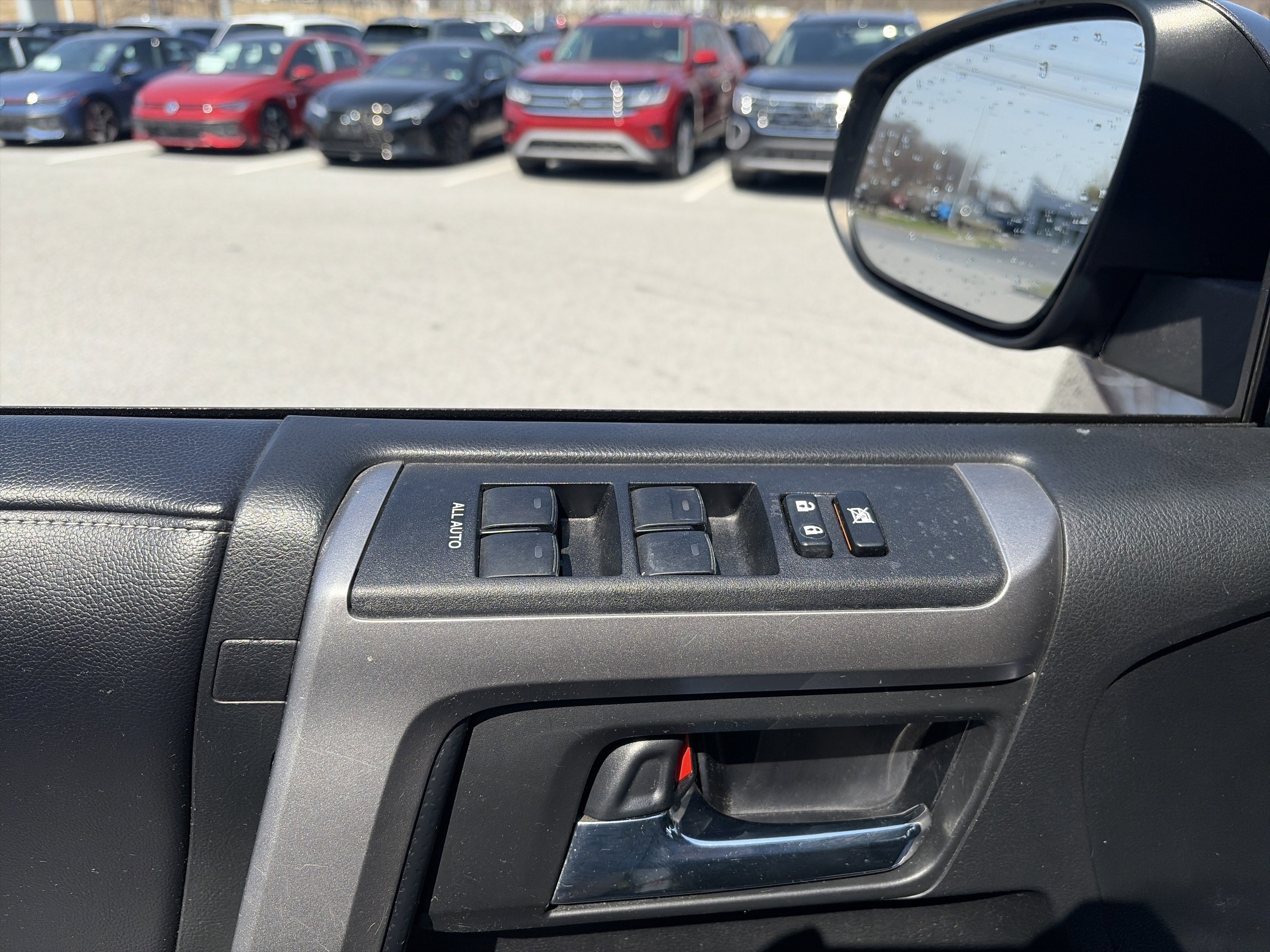 Used 2018 Toyota 4Runner SR5 image 17