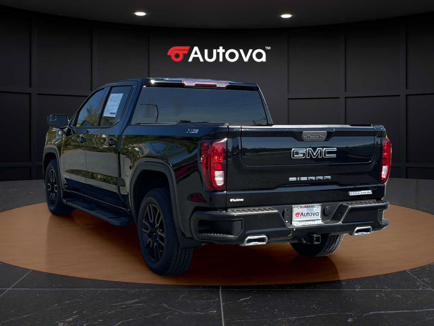 Used 2021 GMC Sierra 1500 Elevation w/ LPO, Elevation Black Package AWD/4WD image 3