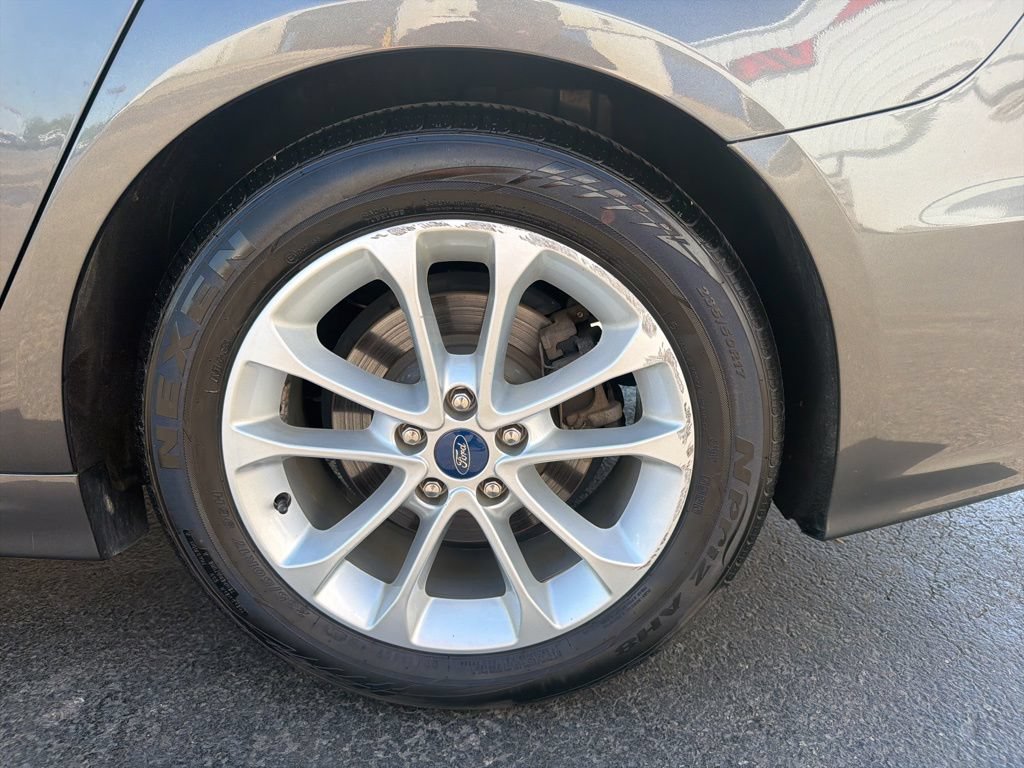 Used 2019 Ford Fusion SE FWD image 48