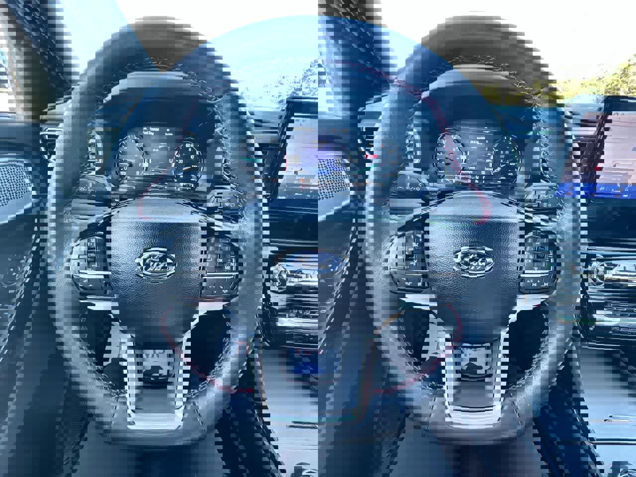 Used 2023 Ford Explorer ST-Line w/ Class IV Trailer Tow Package image 11