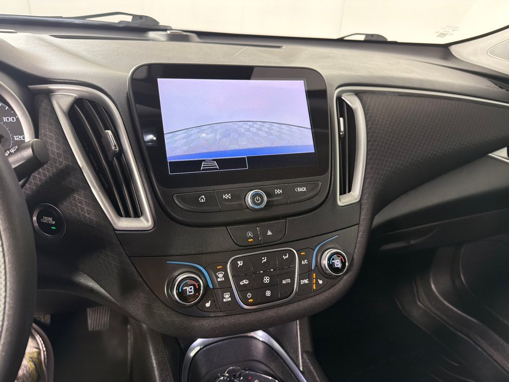 Used 2023 Chevrolet Malibu LT FWD image 16