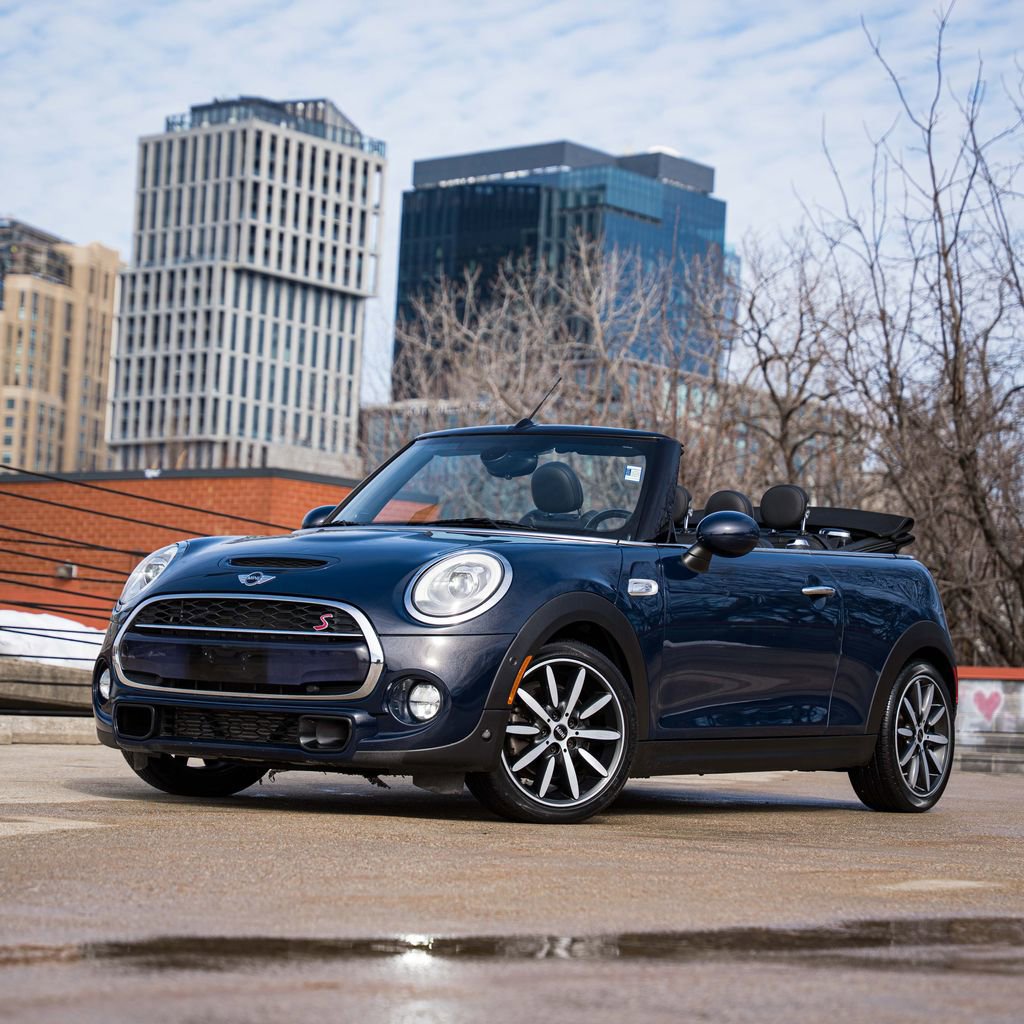Used 2018 MINI Cooper S image 1