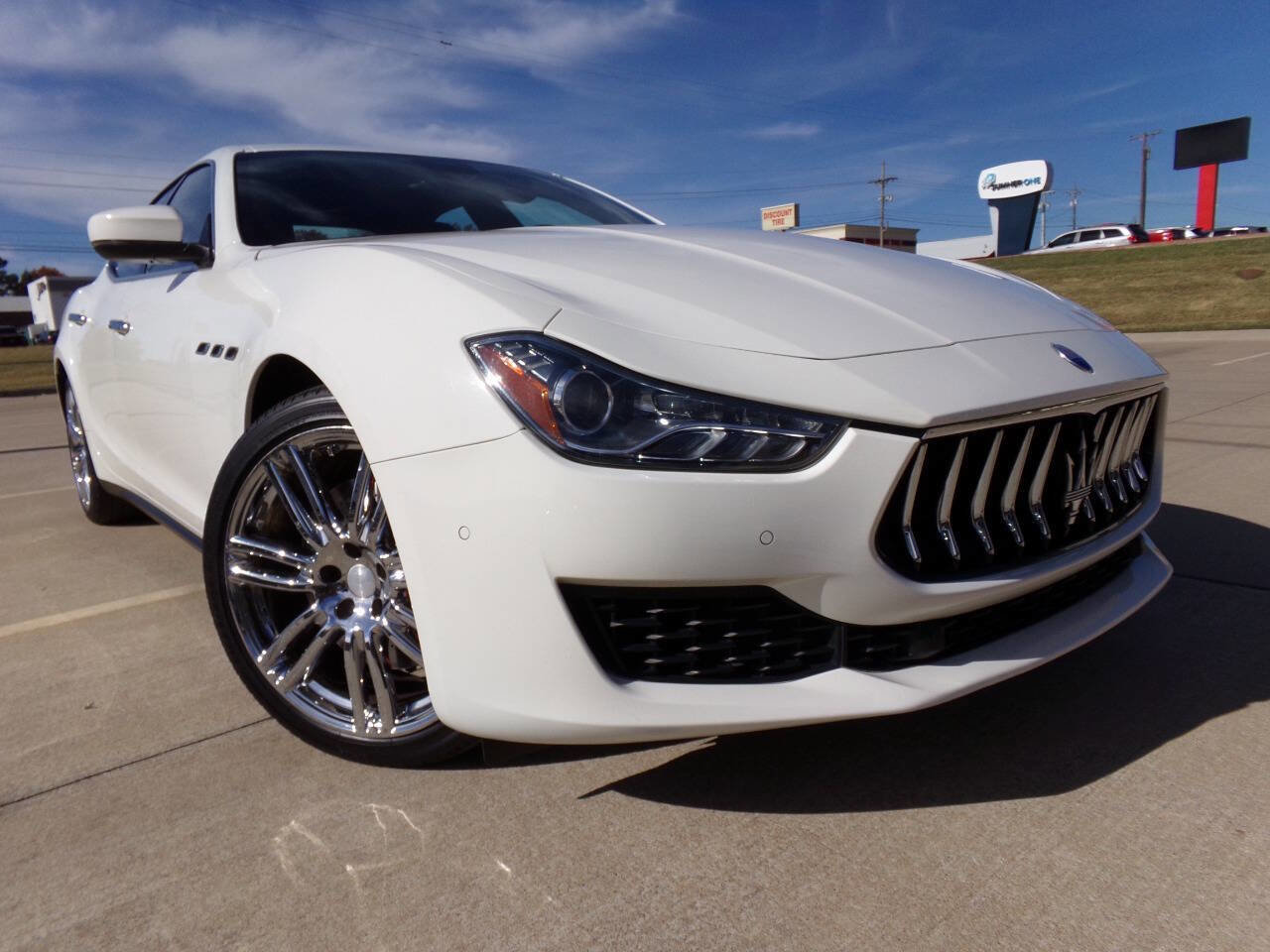 Used 2018 Maserati Ghibli S image 11
