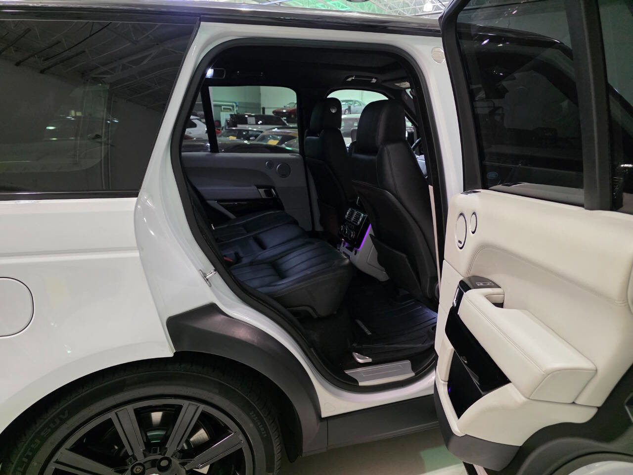 Used 2016 Land Rover Range Rover HSE AWD/4WD image 44