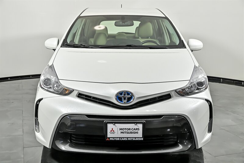 Used 2017 Toyota Prius V Four FWD image 4