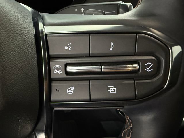 Used 2024 GMC Acadia AT4 AWD/4WD image 11