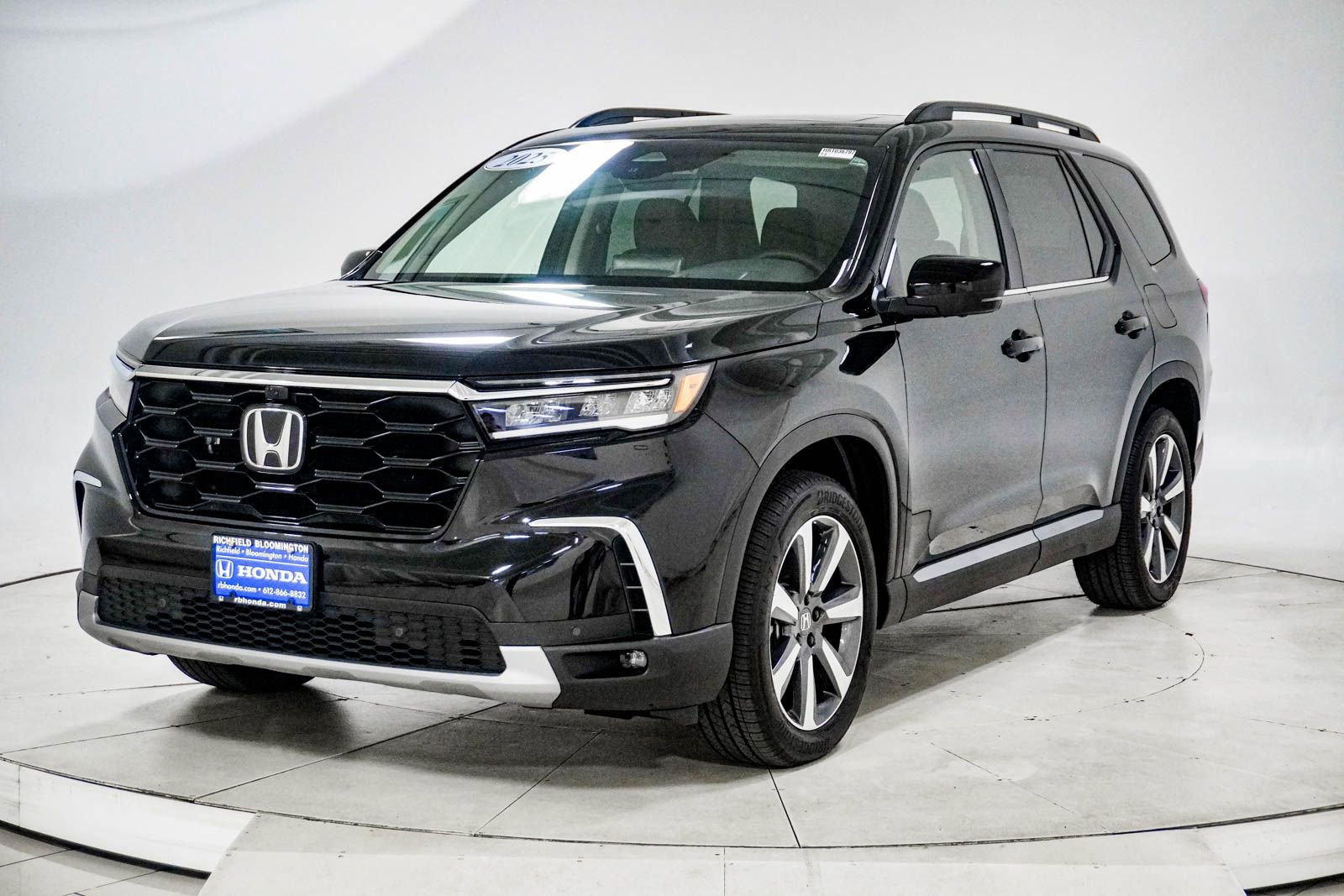 Certified 2025 Honda Pilot Elite image 3
