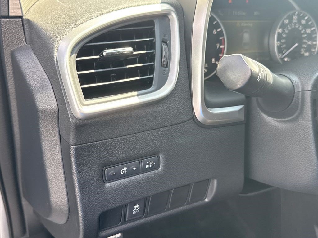 Used 2018 Nissan Murano SV AWD/4WD image 22