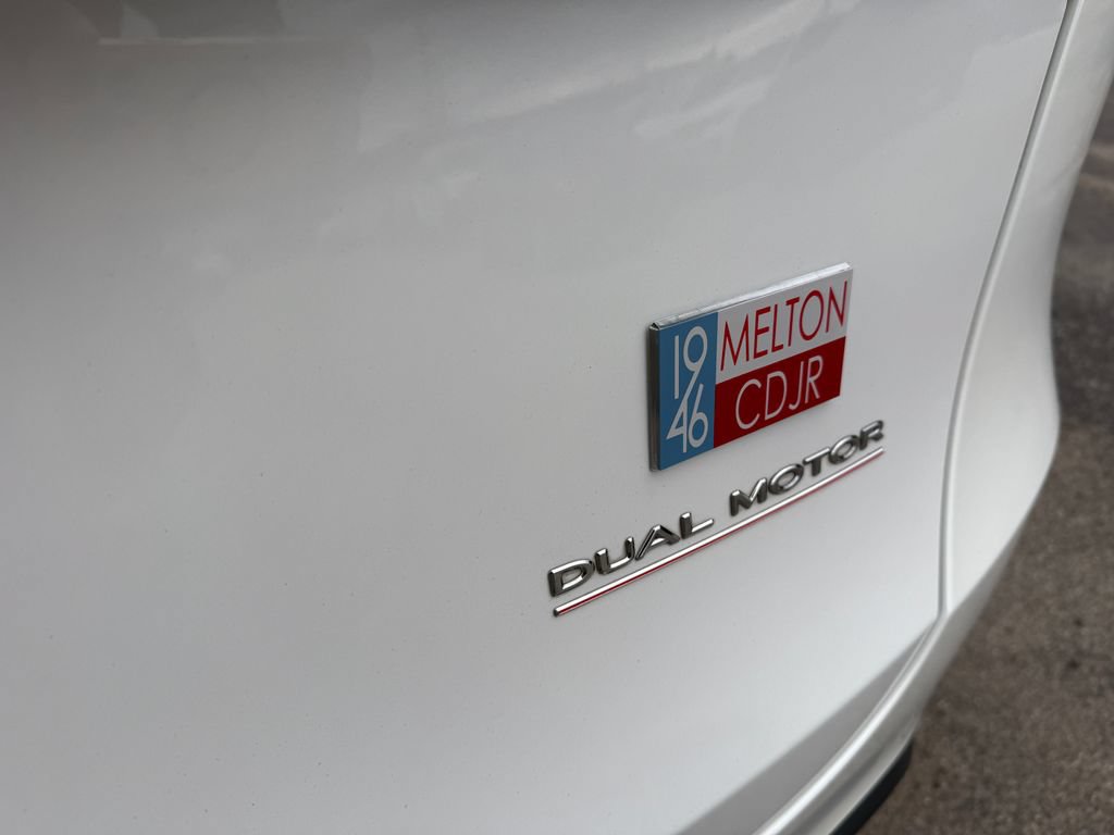 Used 2022 Tesla Model Y Performance AWD/4WD image 13