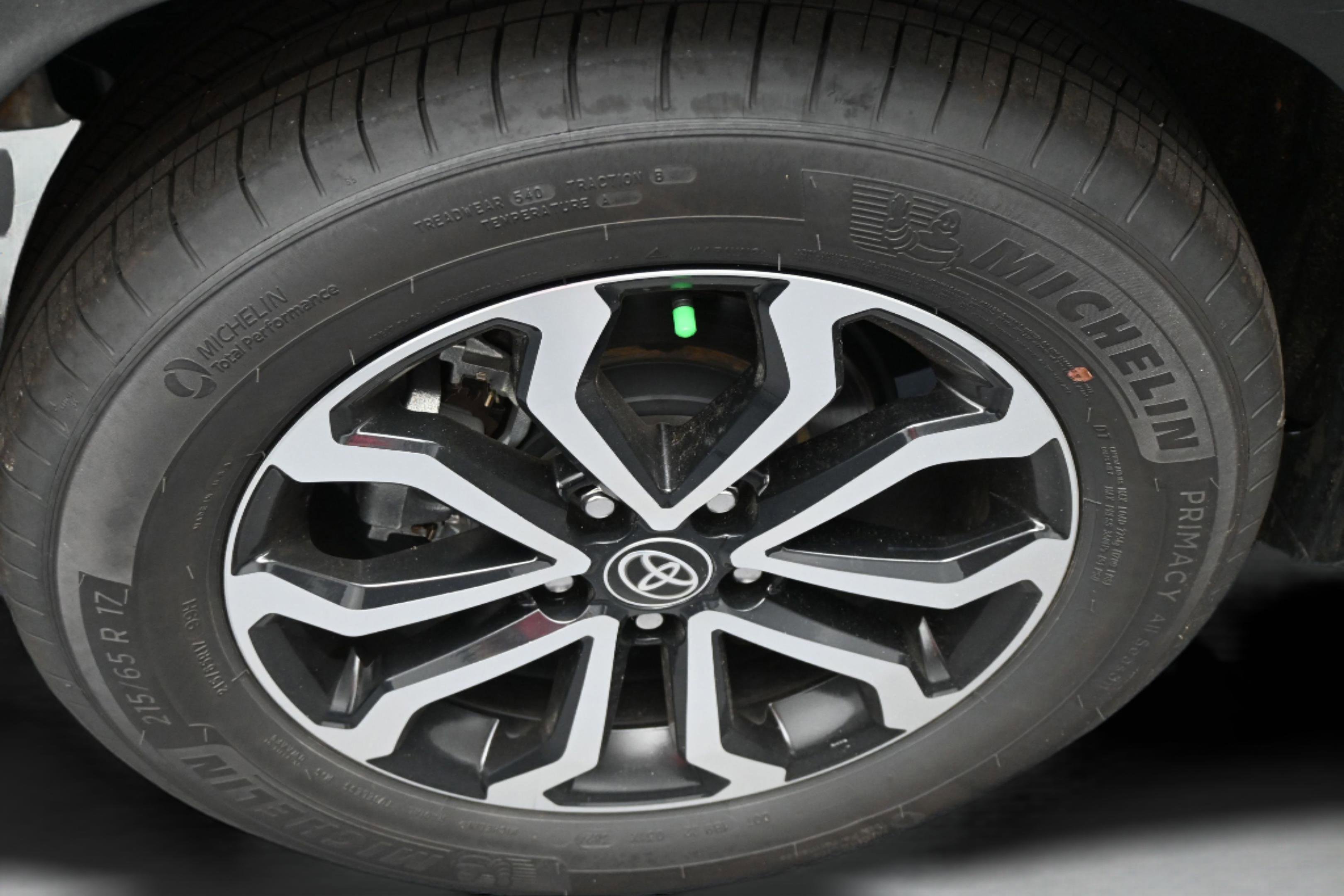 Used 2024 Toyota Corolla Cross AWD Hybrid image 40