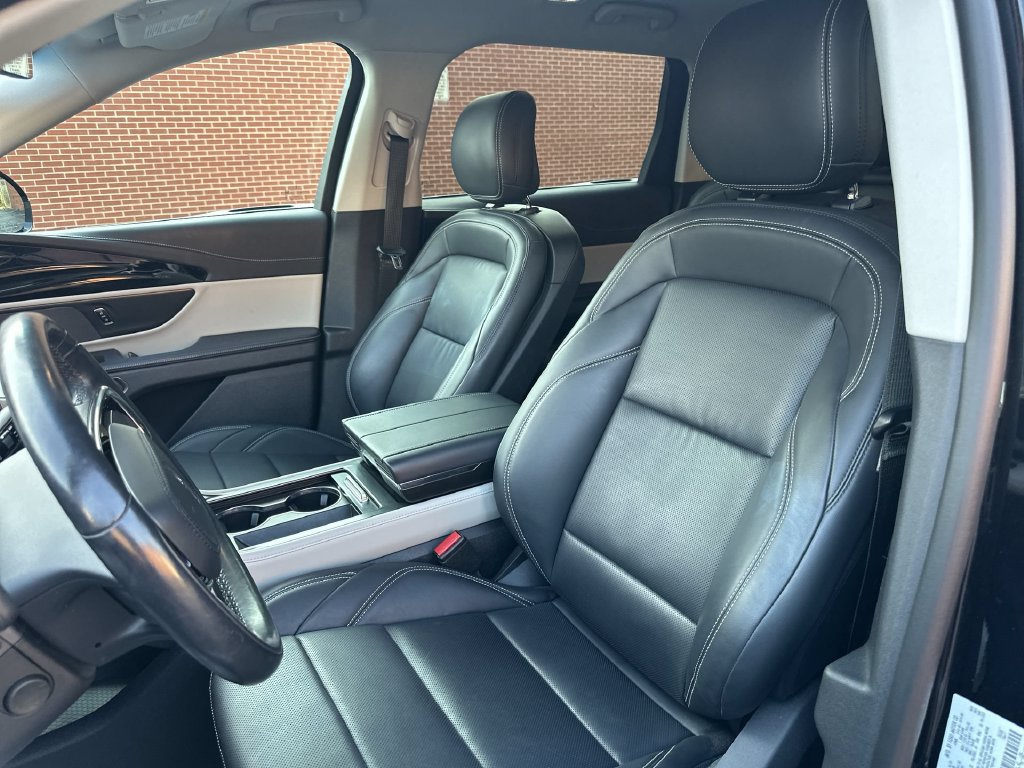 Certified 2024 Lincoln Nautilus Premier AWD/4WD image 13