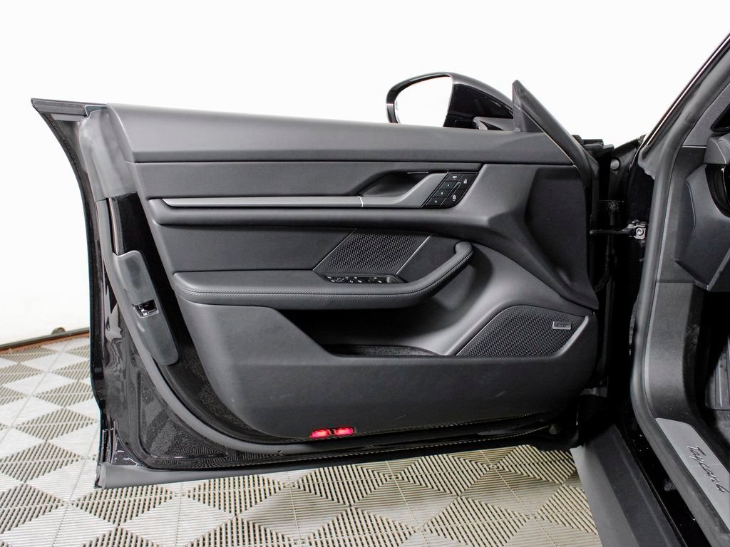 Certified 2026 Porsche Taycan AWD/4WD image 15