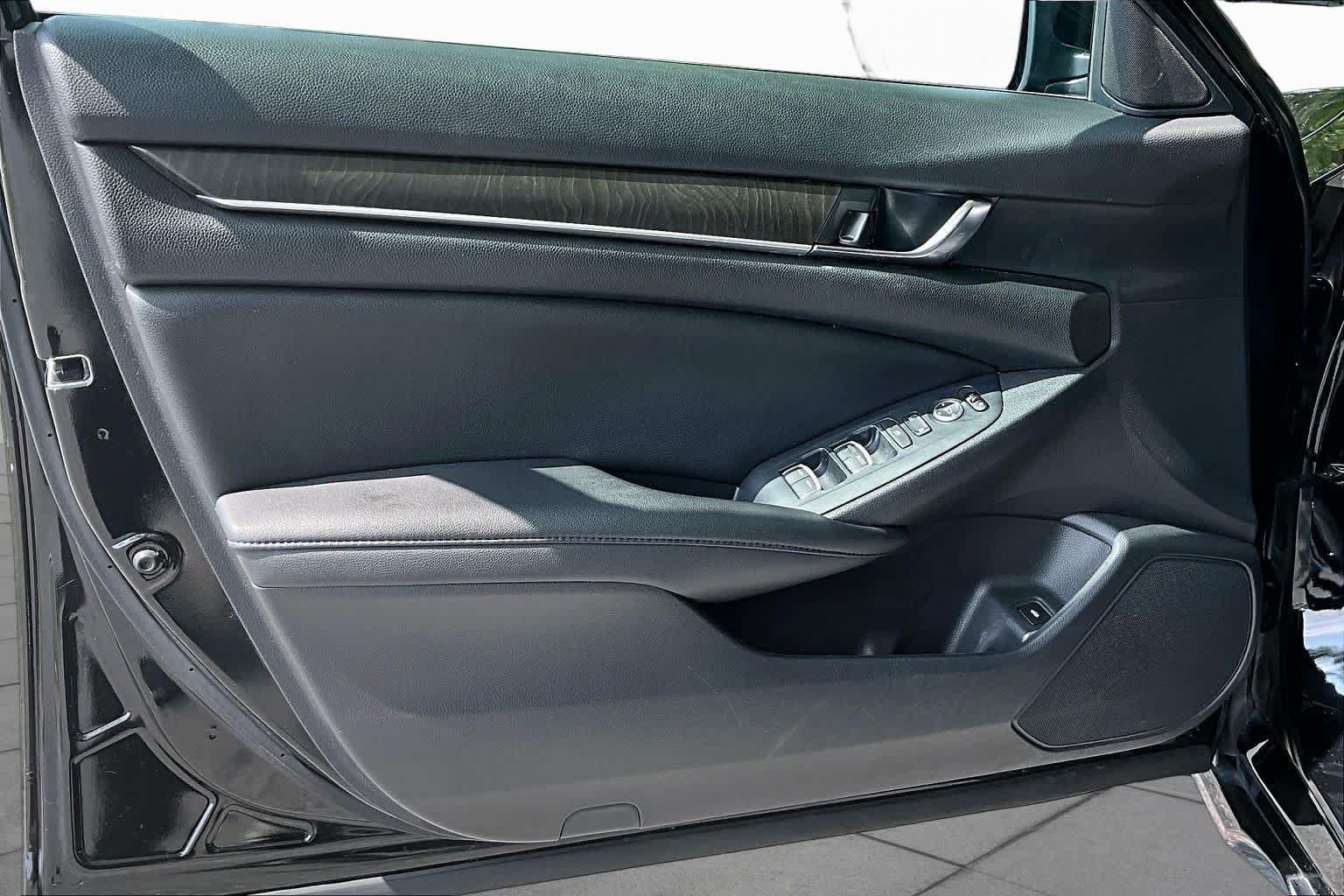 Used 2020 Honda Accord EX image 22