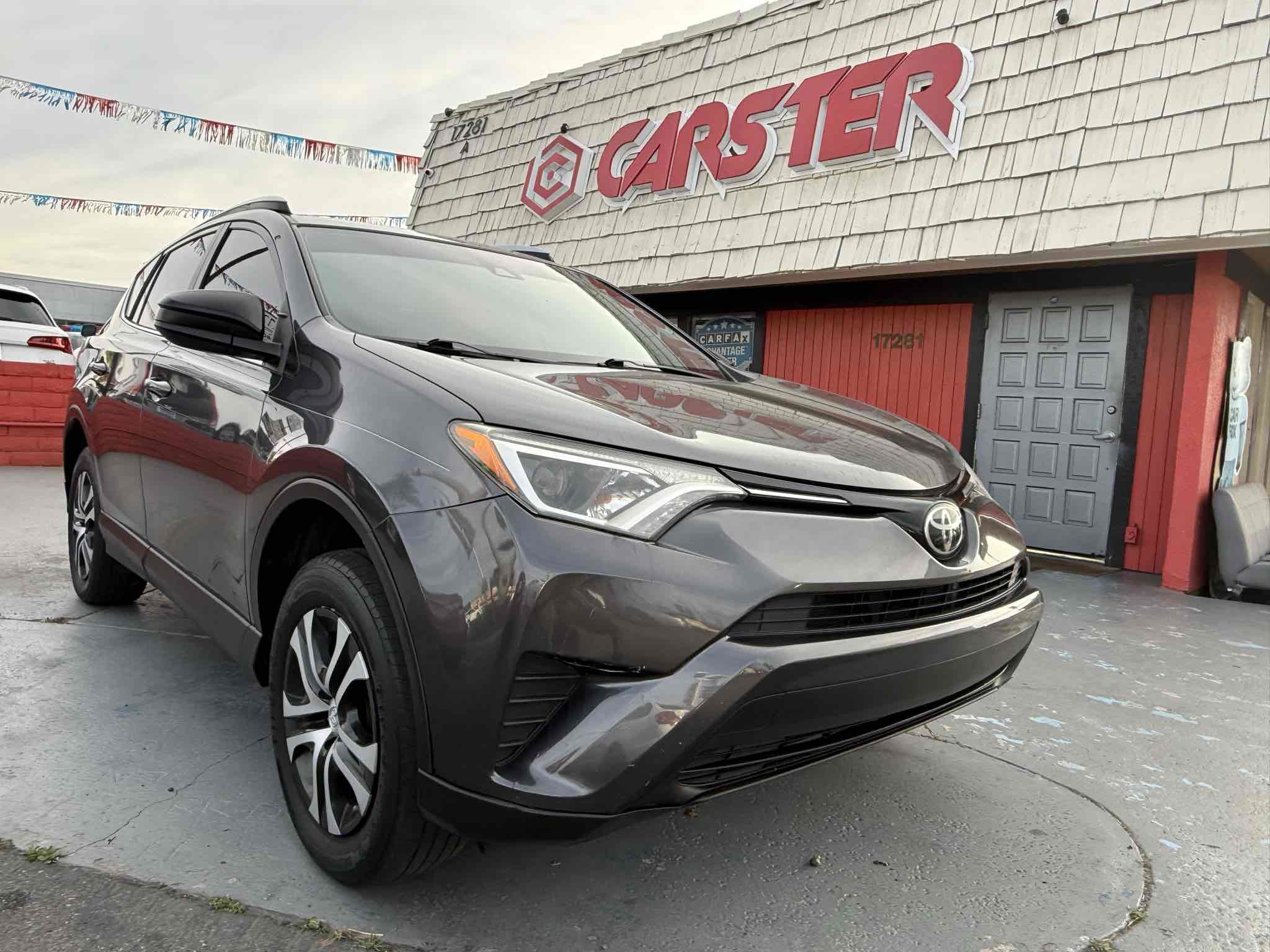 Used 2017 Toyota RAV4 LE image 18