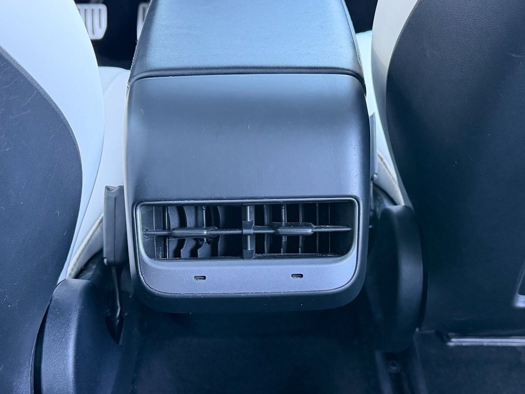 Used 2022 Tesla Model Y Performance AWD/4WD image 49