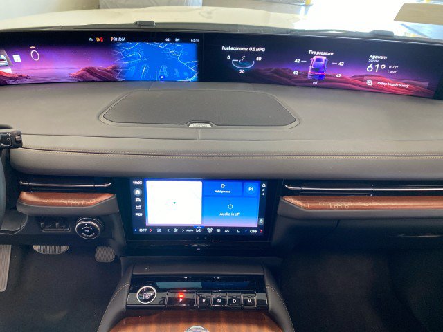 New 2026 Lincoln Navigator Black Label AWD/4WD image 24