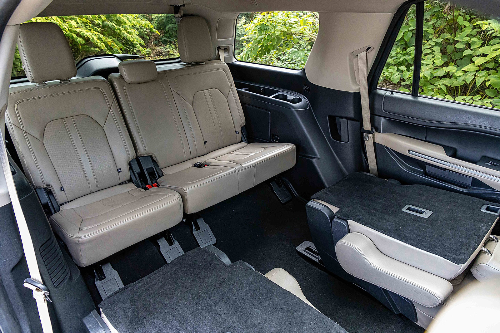 Used 2023 Ford Expedition Limited image 28