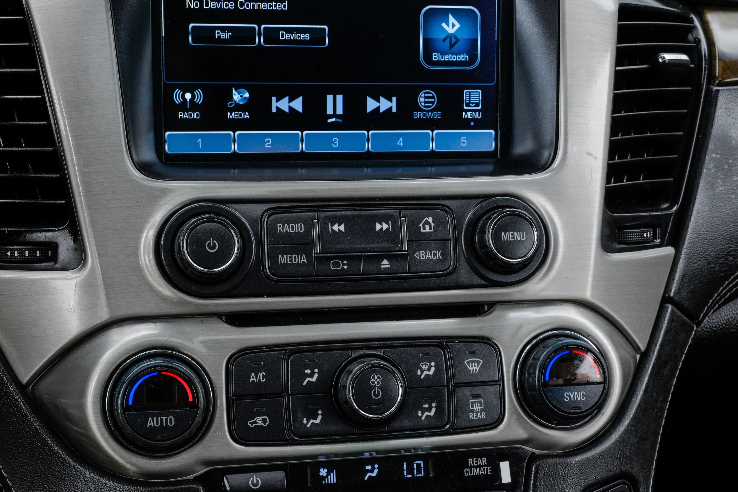 Used 2019 GMC Yukon Denali w/ Denali Ultimate Black Edition AWD/4WD image 34