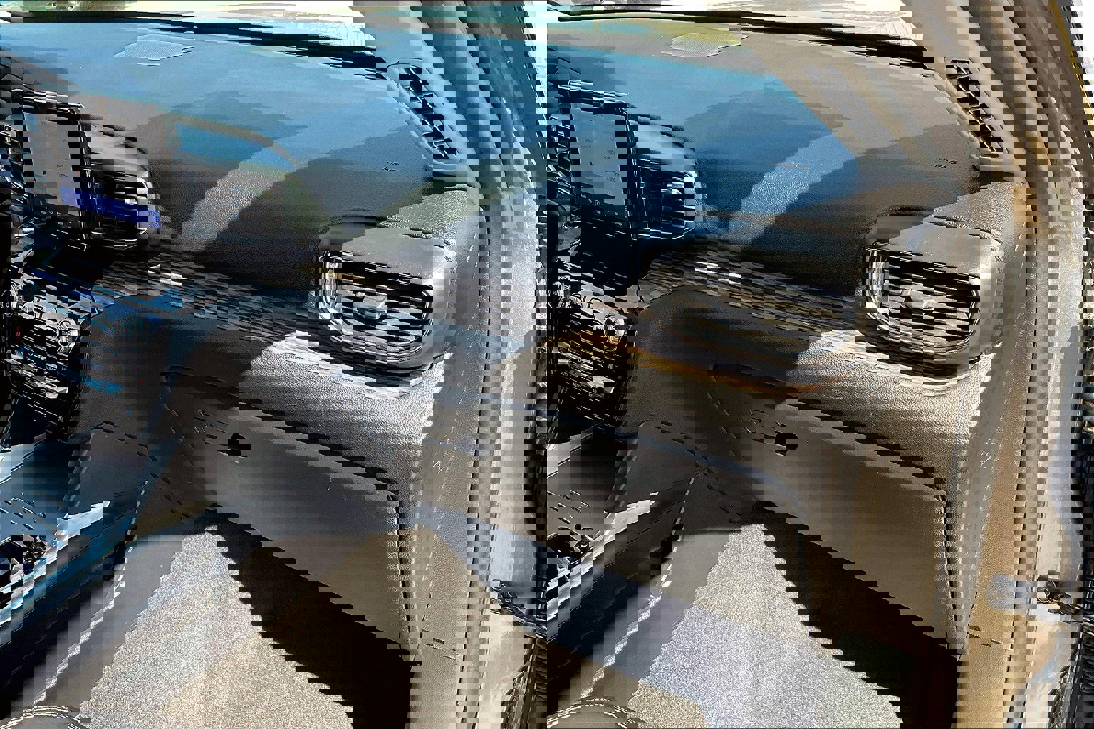 Used 2021 Ford Explorer Limited w/ Hybrid Equipment Group 310A image 21