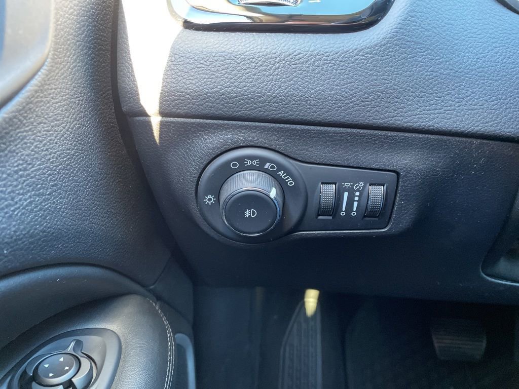 Used 2021 Jeep Compass Latitude image 25