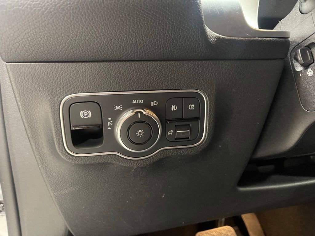 Certified 2022 Mercedes-Benz GLB 250 4MATIC image 19