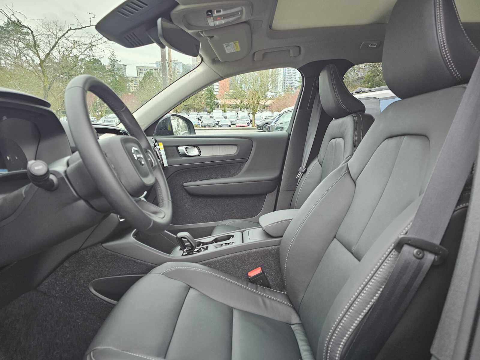 New 2026 Volvo XC40 B5 Core w/ Climate Package image 23