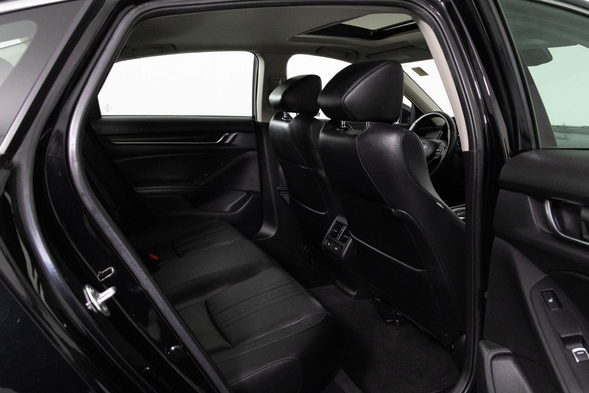 Used 2021 Honda Accord Touring image 36