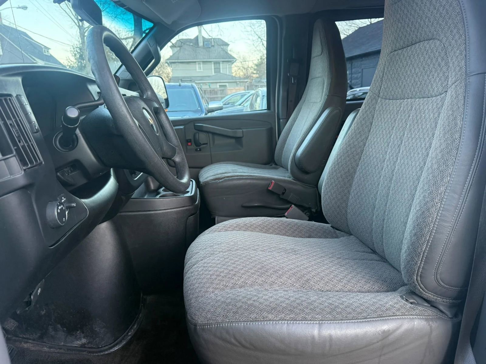 Used 2018 Chevrolet Express 2500 LT w/ LT Preferred Equipment Group RWD image 7