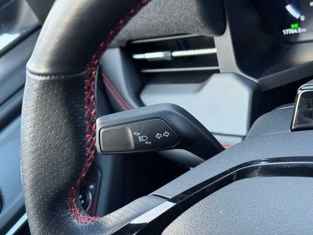 Certified 2025 Ford Explorer ST-Line w/ Premium Package image 27