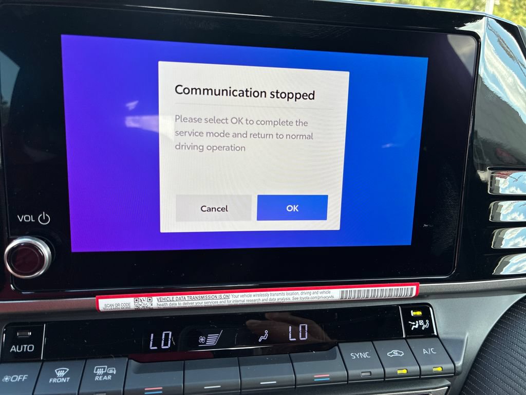 New 2026 Toyota Camry Hybrid FWD image 25