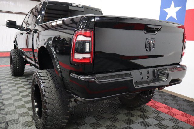 Used 2019 RAM 2500 Laramie w/ Black Appearance Package AWD/4WD image 12