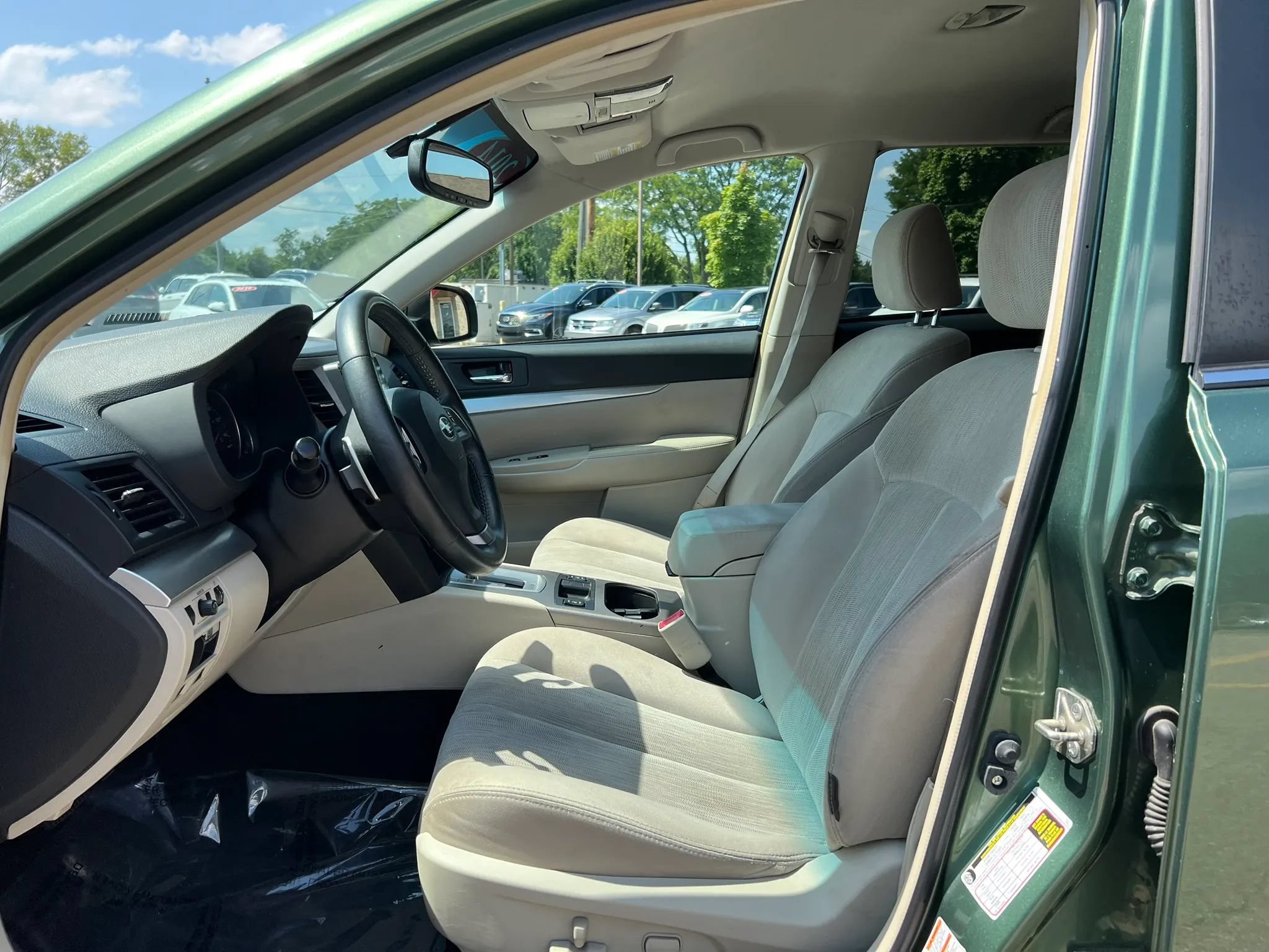 Used 2014 Subaru Outback 2.5i Premium w/ Popular Package #1B AWD/4WD image 20