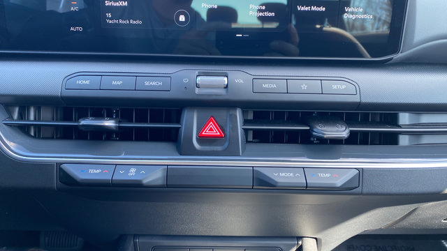 Certified 2025 Kia K4 GT-Line Turbo FWD image 18