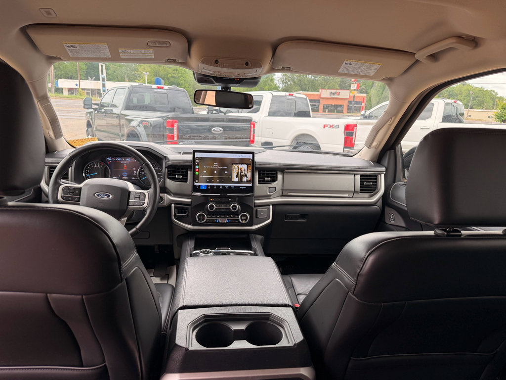 Used 2024 Ford Expedition XLT RWD image 16
