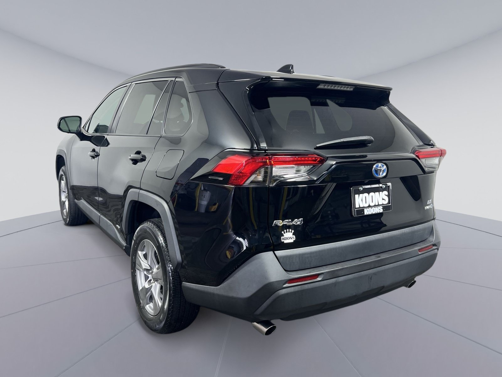 Used 2022 Toyota RAV4 LE AWD/4WD image 8