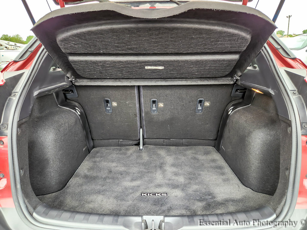 Used 2020 Nissan Kicks SR w/ SR Premium Package FWD image 24