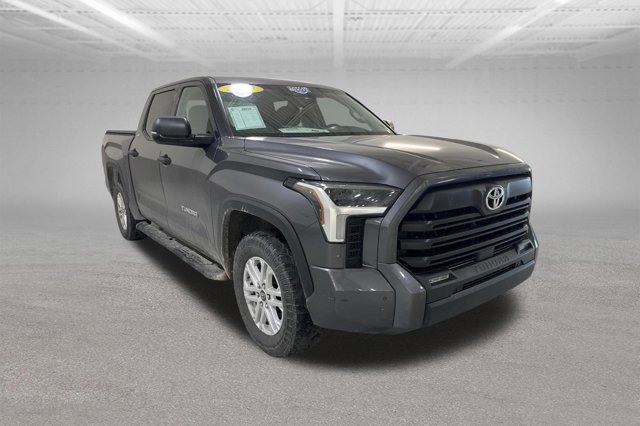 Used 2022 Toyota Tundra SR5 w/ Convenience Package image 4