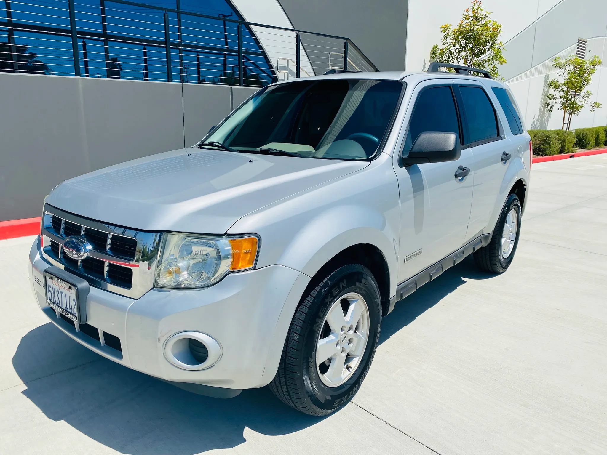 Used 2008 Ford Escape XLS FWD image 1